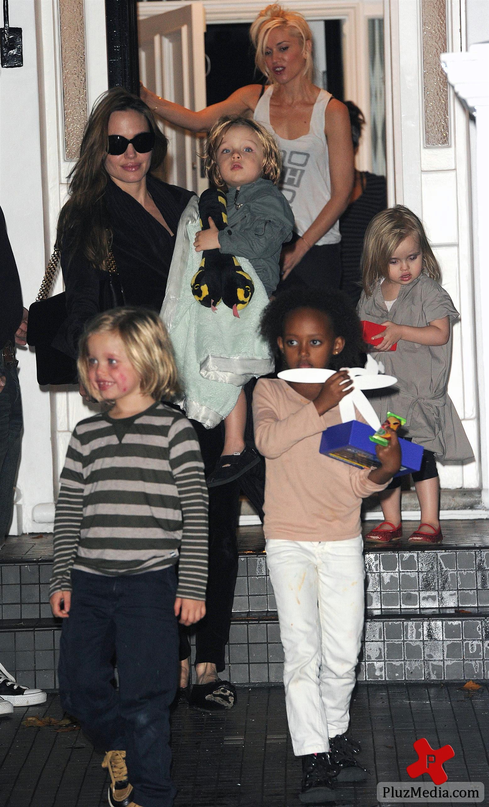 Angelina Jolie takes her children to visit Gwen Stefani | Picture 88182